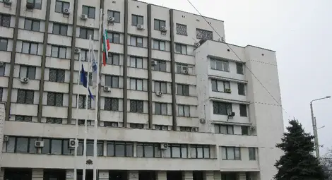 Районните управления спират издаването на книжки и паспорти