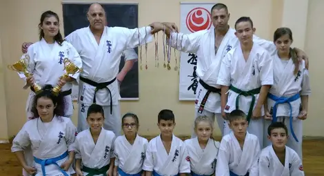 5 титли и още 5 медала за каратистите на „Русе“ 5 титли и още 5 медала за каратистите на „Русе“