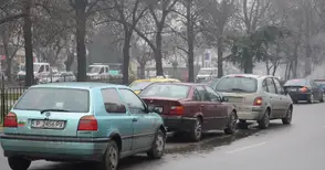 БМВ попадна в сандвич заради скъсена дистанция