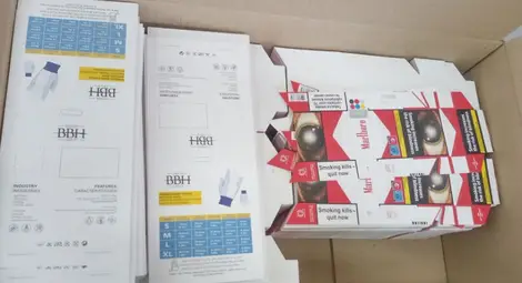 Задържани опаковки за цигари, екстази в миниподводница и парфюми донесоха награди на шестима русенски митничари Задържани опаковки за цигари, екстази в миниподводница и парфюми донесоха награди на шестима русенски митничари