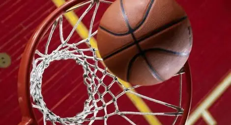 Намирисва ли на фъстъци и солети моралът в българския баскетбол