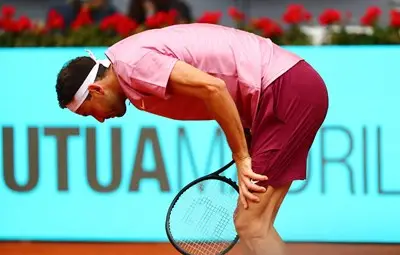 Григор събра багажа в Рим