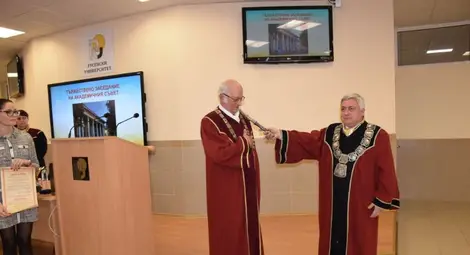 Проф. Смрикаров стана Доктор хонорис кауза на университета, на който е посветил живота си