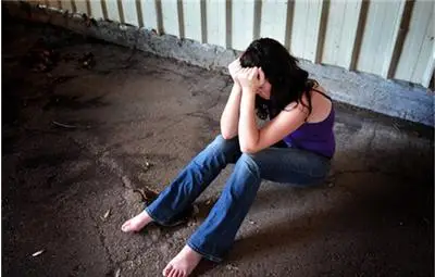 Майката на изнасиленото от баща си момиче искала милост за мъжа си