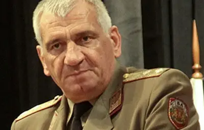 ГЕРБ призова президента да не подписва указ за новия началник на отбраната ГЕРБ призова президента да не подписва указ за новия началник на отбраната