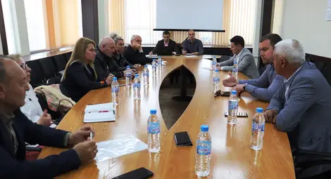 Русенският заместник-областен управител Людмил Христов участва в срещата в Разград. 		               Снимка: ОА