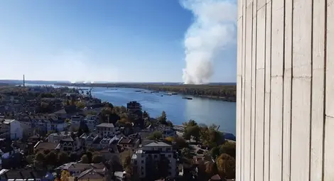 Поредните пожари в Румъния вдигнаха огромен облак дим срещу Русе Поредните пожари в Румъния вдигнаха огромен облак дим срещу Русе