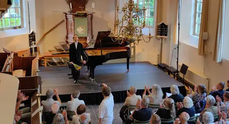 Публиката на фестивала "Аурора" в Нидерландия аплодира горещо пианиста Николай Димитров от Русе