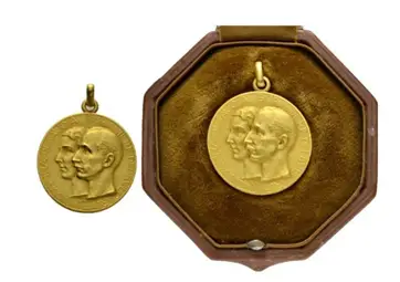 Продават златен сватбен медал на цар Борис и царица Йоана /галерия/