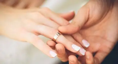 Съпрузи откриха, че са близнаци, след шокиращ ДНК тeст