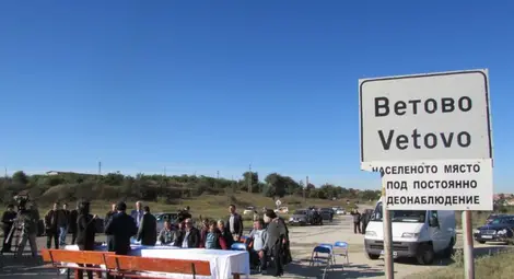 След две заседания на улицата съветници отиват на луксозна сесия край морето