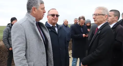 Историческо - започна изграждането на магистралата Русе-Велико Търново /галерия, обзор/ Историческо - започна изграждането на магистралата Русе-Велико Търново /галерия, обзор/