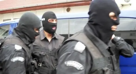 Бивши ченгета превърнали ДАИ в машина за пари