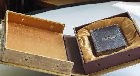 Националната библиотека показва оригиналното тефтерче на Левски Националната библиотека показва оригиналното тефтерче на Левски