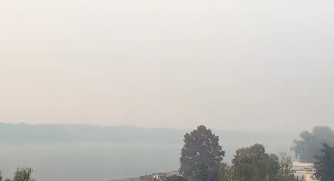 Пожари в Румъния потопиха Русе в гъста задушлива мъгла