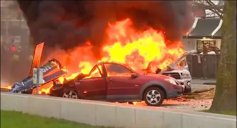 Ужас в Сиатъл: Хеликоптер с телевизионери рухна до небостъргача "Космическата игла"