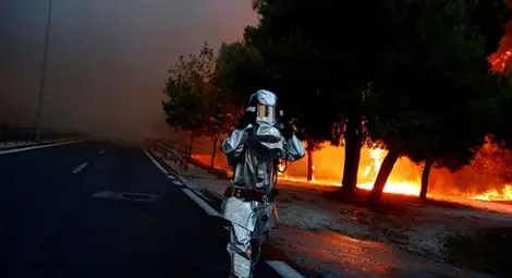 Огненият ад в Гърция взе десетки жертви