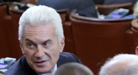 Сидеров: Народното събрание не е компания за бридж белот да си сменя решенията! Сидеров: Народното събрание не е компания за бридж белот да си сменя решенията!