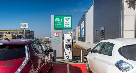 &bdquo;Кауфланд&ldquo; въвежда такса за зареждане на електромобили