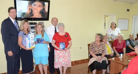 Медицински апарати и фризер дари на &bdquo;Трета възраст&ldquo; Църквата на Исус Христос