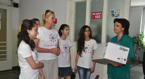 Специална лампа &bdquo;лови&ldquo; бебешки кръвоносни съдове