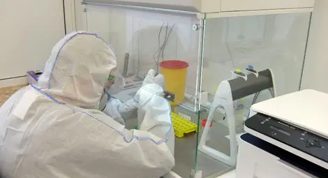 Новата лаборатория в Медицинския университет в Плевен. ЕС ще финансира назначаването на допълнителни здравни специалисти, които да бъдат разположени в горещи точки