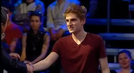 Синът на Къци Вапцаров свири  соло китара със симфониците