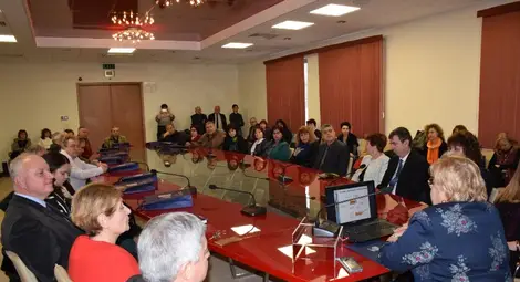 Ръководството на университета и директори на гимназии се споразумяха за образователния алианс.                    Снимка: РУ