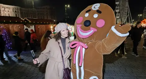 Боб с джолан за 14 лева, чаша вино за 4 лева - най-големият коледен базар отвори на 70 км от Русе Боб с джолан за 14 лева, чаша вино за 4 лева - най-големият коледен базар отвори на 70 км от Русе