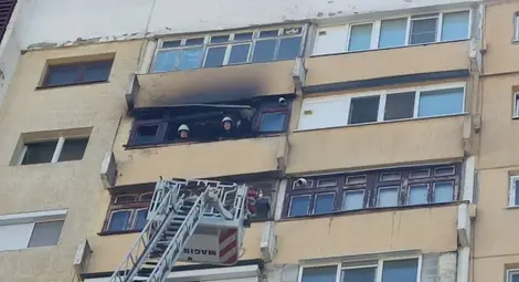 Горя домът на митнически шеф на 13 етаж в блок &bdquo;Марс&ldquo;