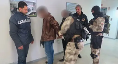 Мащабна акция на Европол залови българи за източване на карти от целия свят