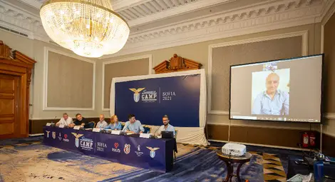 Лацио търси млади футболисти в България с първи детски футболен лагер извън Италия Лацио търси млади футболисти в България с първи детски футболен лагер извън Италия