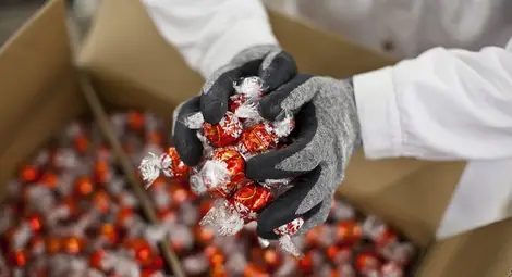 В Италия откриха 50 тона откраднати шоколадови бонбони &bdquo;Линд&ldquo;