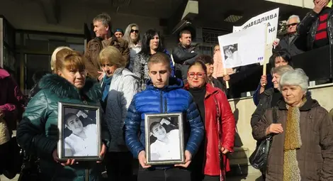 "24 часа": Братчето на убития Алекс от Бяла не говори след трагедията