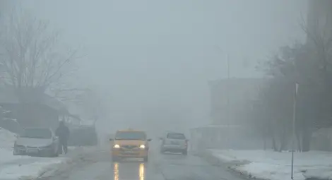 Само 100 метра видимост в мъглата вчера сутринта