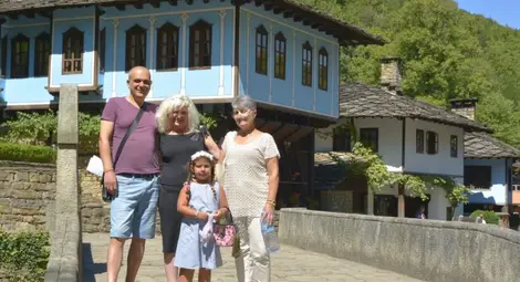 Русенско семейство стана 14-милионният посетител на габровския музей &bdquo;Етър&ldquo;