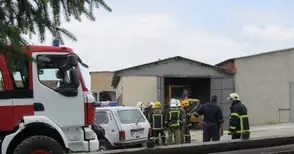 16 тона химикали горяха в склад на „Каолин“