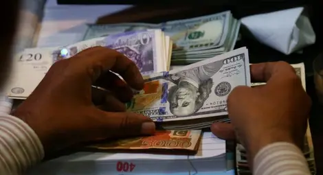 Под световната икономика тиктака бомба от 243 трилиона долара