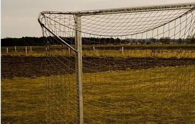 Разследват инцидента с детето, убито от футболна врата в Тетевенско