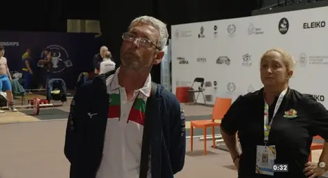 Радослав Атанасов и съпругата му Кръстина държат здраво треньорския фронт във вдигането на тежести.						  Снимка: Архив