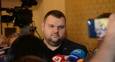 Пеевски заговори за 5% ДДС за хляба и лекарствата