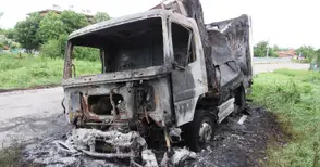 Камион гръмна като бомба след запалване заради неизправност