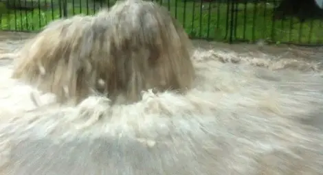 Стоилов подозира проблем в колектора, шефът на ВиК Савов отрича съмнението