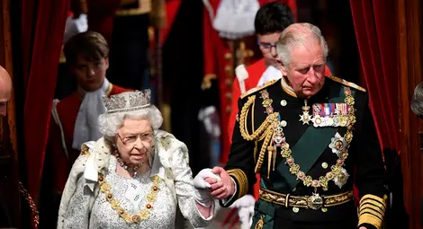 Кралица Елизабет и принц Чарлз Кралица Елизабет и принц Чарлз