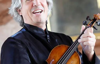 Ръсел Макгрегър Ръсел Макгрегър