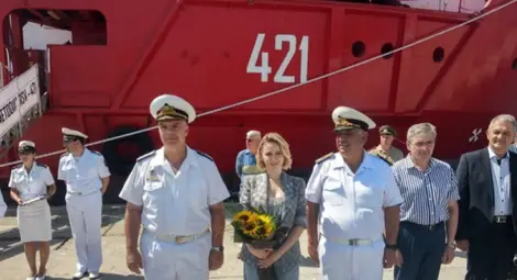 Мария Бакалова стана кръстница на научноизследователския кораб "Св. св. Кирил и Методий"