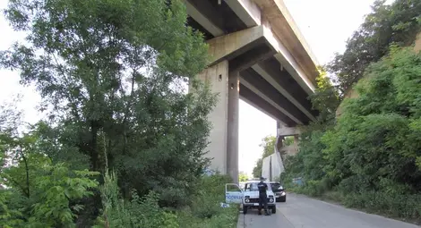 На това място скочил от 30 метра младият депресиран мъж.  Снимки: Красимир СТОЯНОВ