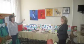 Изложба постави цветна точка на летните занимални в Ценово