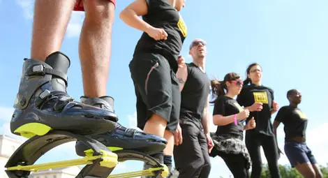 „Канго джъмпс“ дава възможност на всеки да скочи с маниашките обувки „Канго джъмпс“ дава възможност на всеки да скочи с маниашките обувки