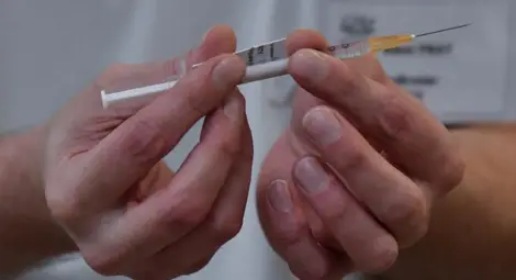 Германски градове спряха ваксинацията заради проблем с температурата